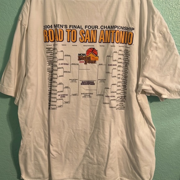2004 Mens NCAA Final Four San Antonio shirt - Picture 5 of 5